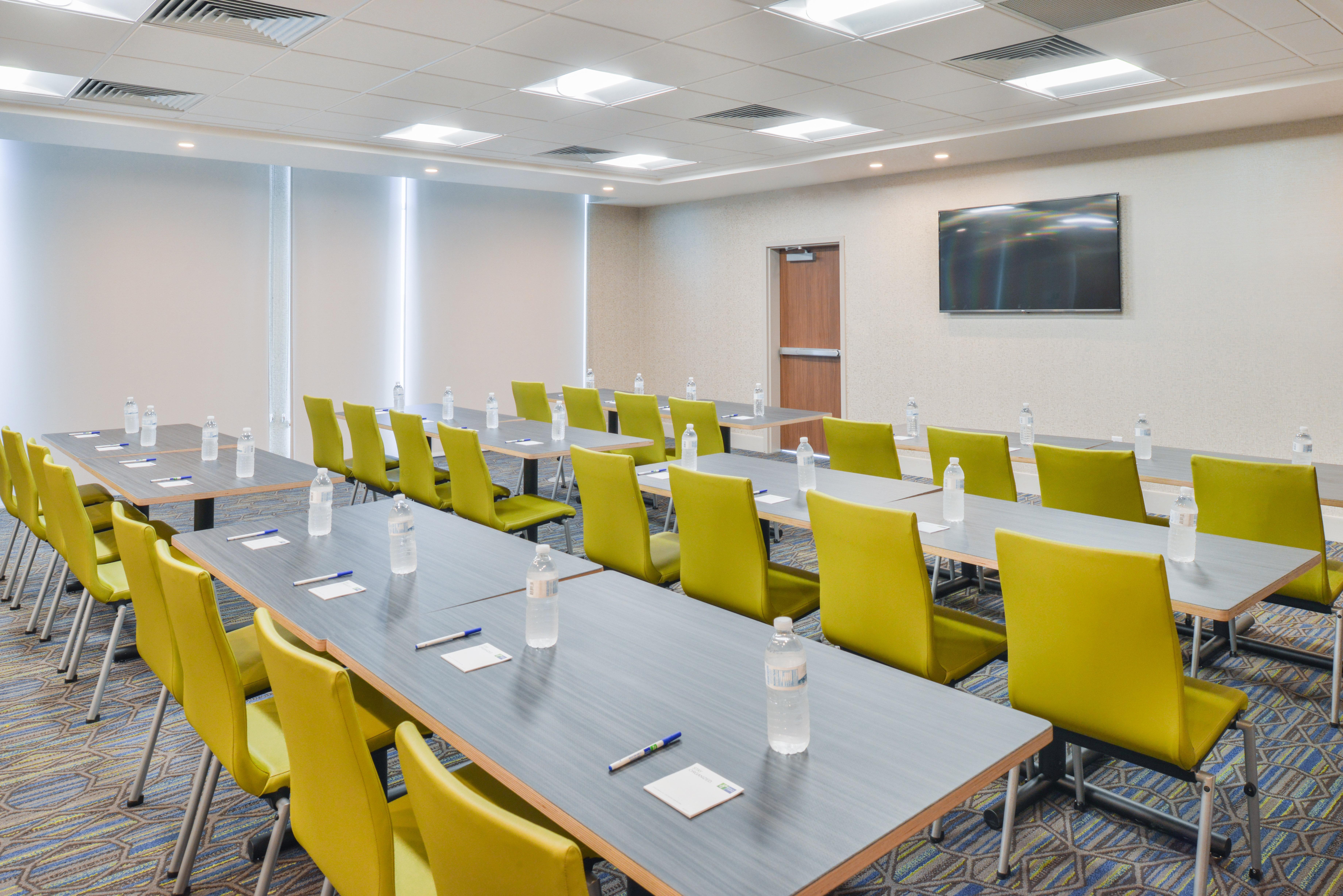 Holiday Inn Express & Suites - Chadron By Ihg מראה חיצוני תמונה