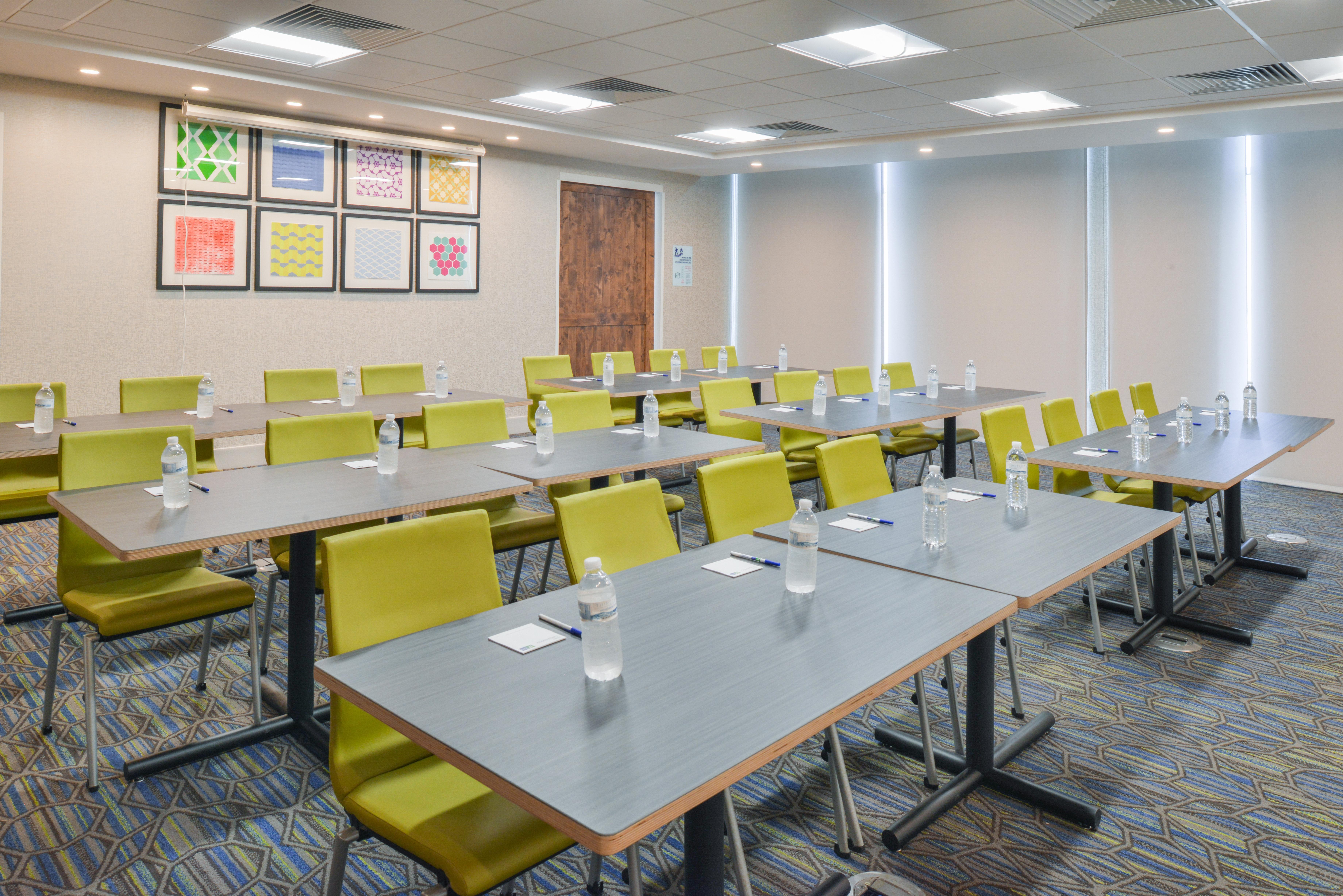 Holiday Inn Express & Suites - Chadron By Ihg מראה חיצוני תמונה