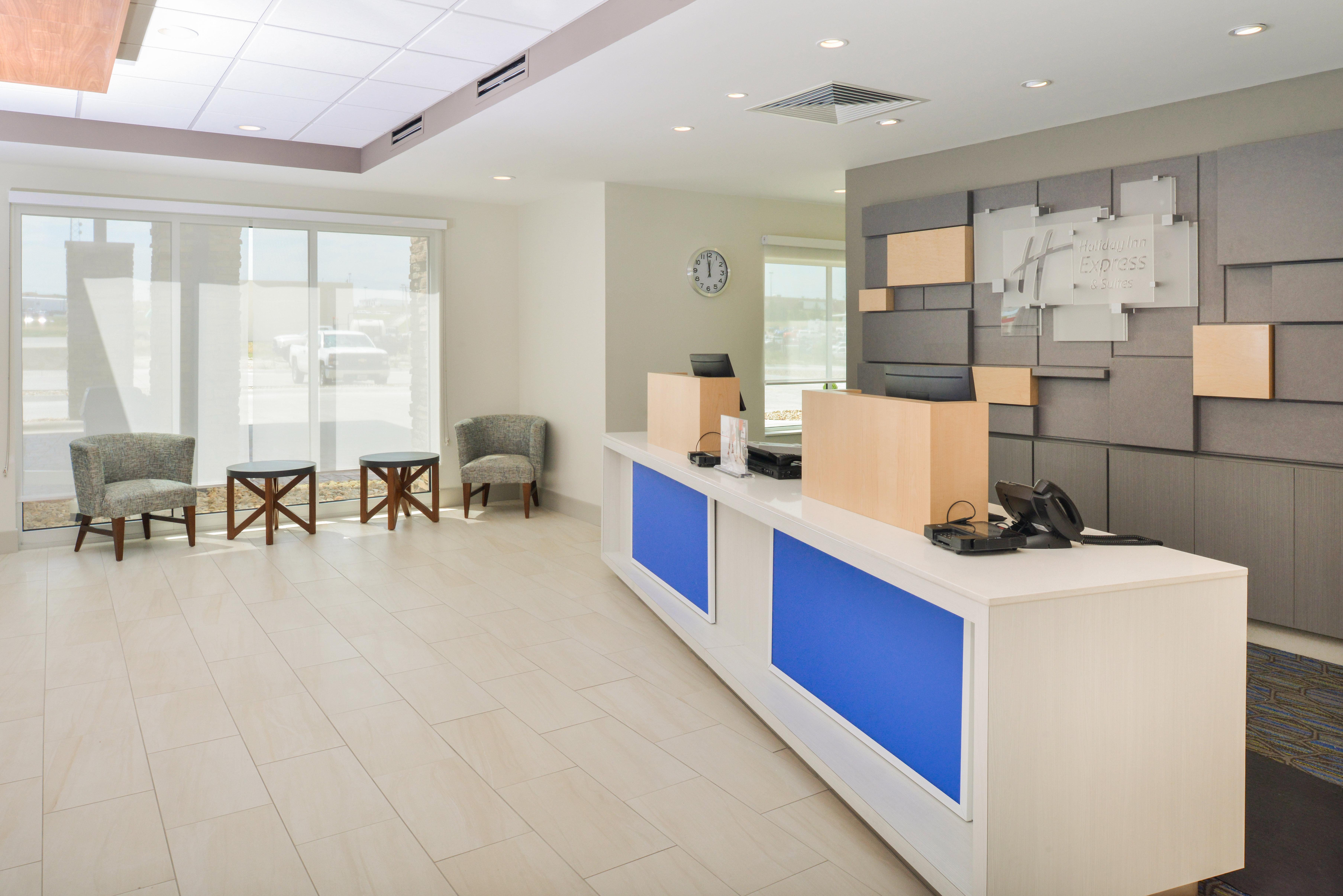 Holiday Inn Express & Suites - Chadron By Ihg מראה חיצוני תמונה