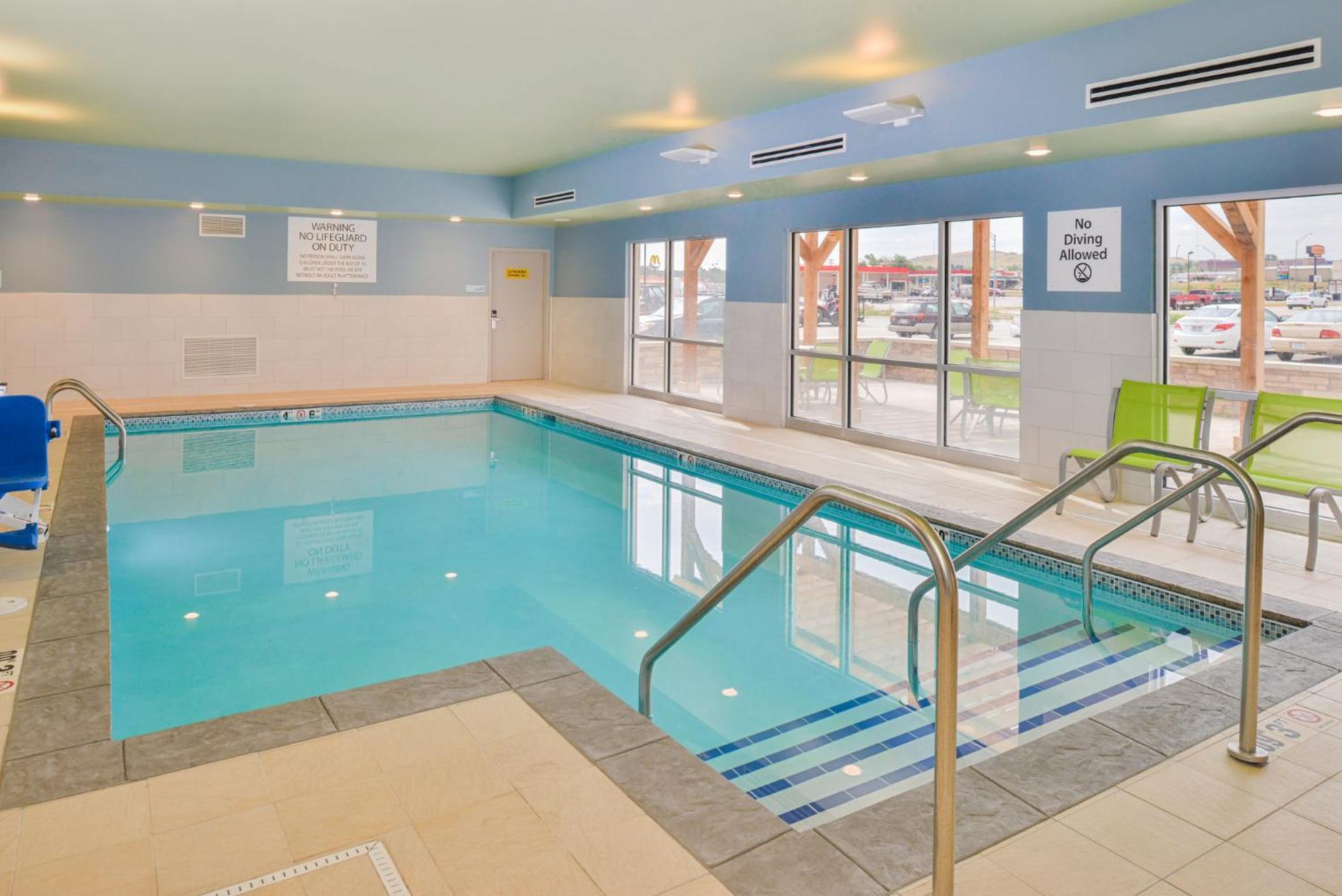 Holiday Inn Express & Suites - Chadron By Ihg מראה חיצוני תמונה