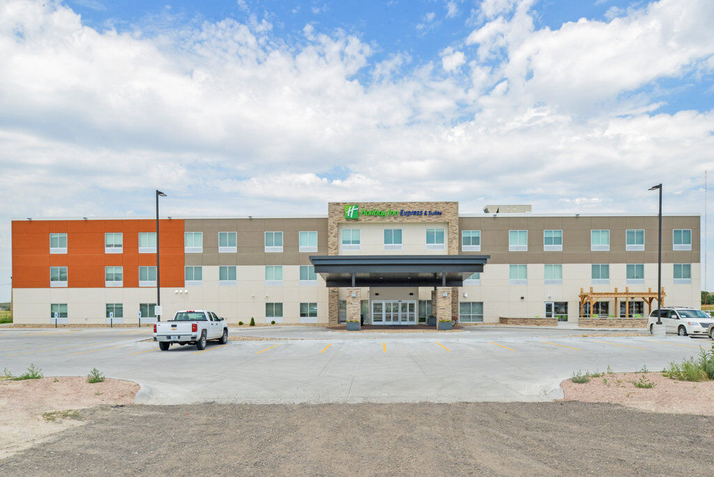Holiday Inn Express & Suites - Chadron By Ihg מראה חיצוני תמונה